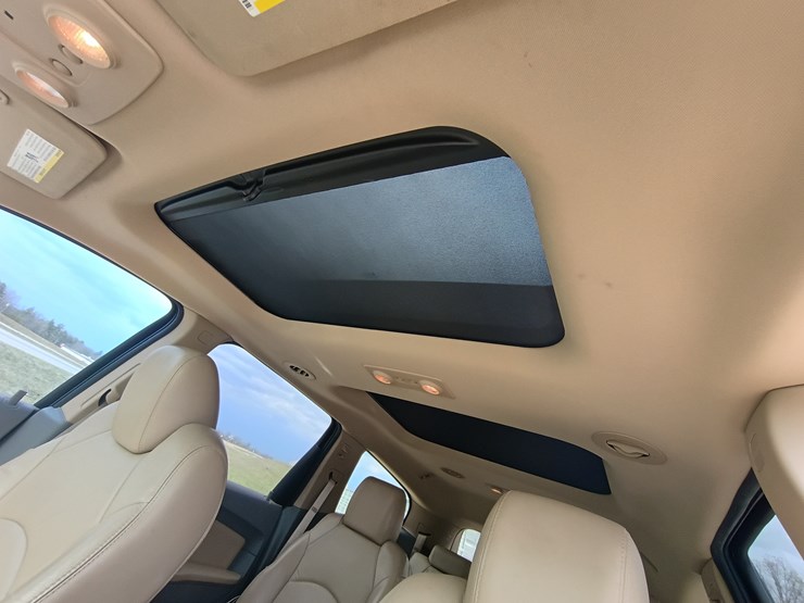 2011-chevrolet-traverse-image-31