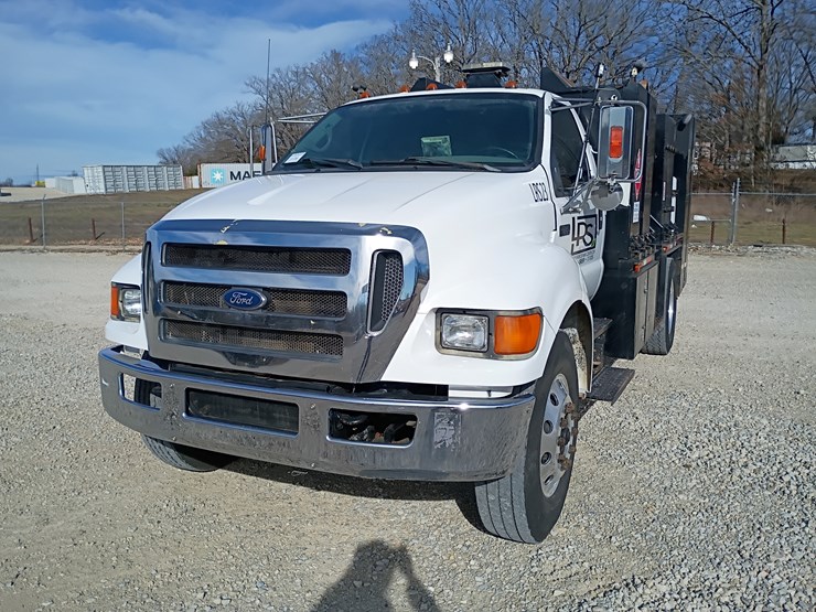 2005-ford-f750-image-21