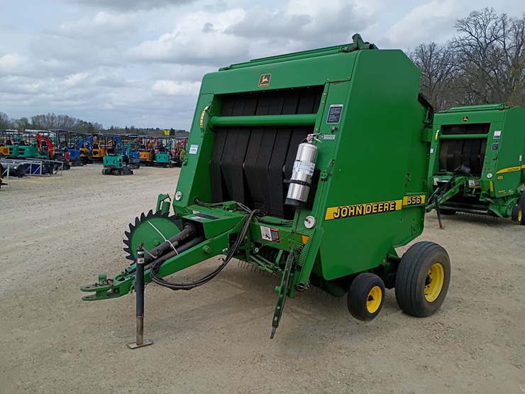 2000-john-deere-556-image-1