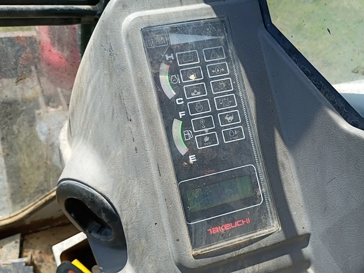 2011-takeuchi-tb285-image-38