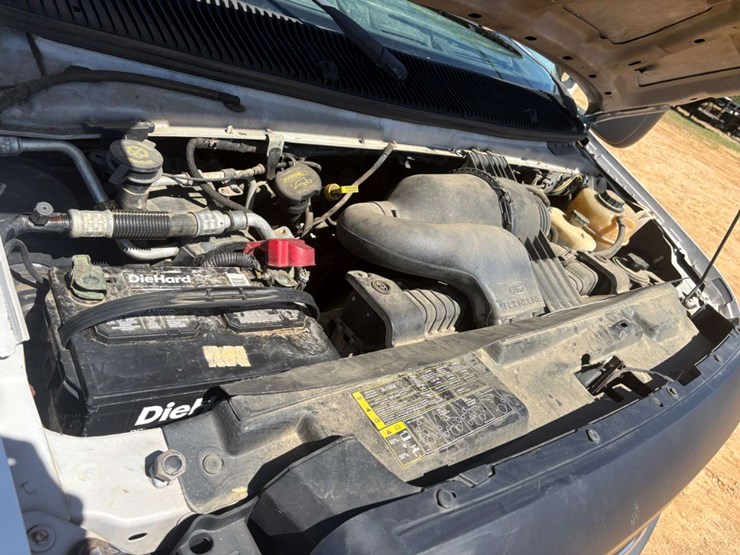 2011-ford-e350-image-30