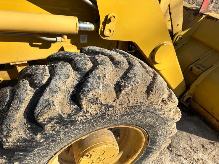 2005-caterpillar-420d-image-34