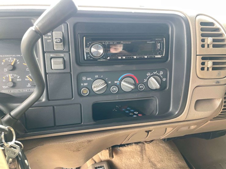 1997-chevrolet-tahoe-image-13