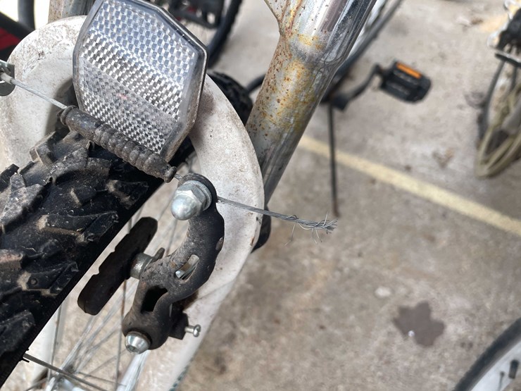 #7074-•-(4)-bikes-(o4)-image-14