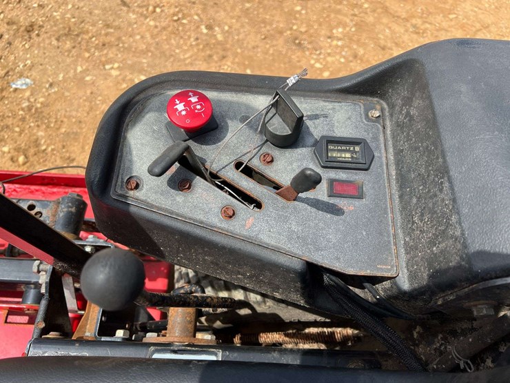 gravely-148z-48"-cut-zero-turn-mower-(1,728-hours)-image-13