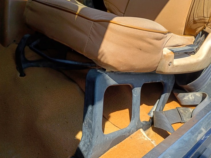 1993-jeep-wrangler-image-32