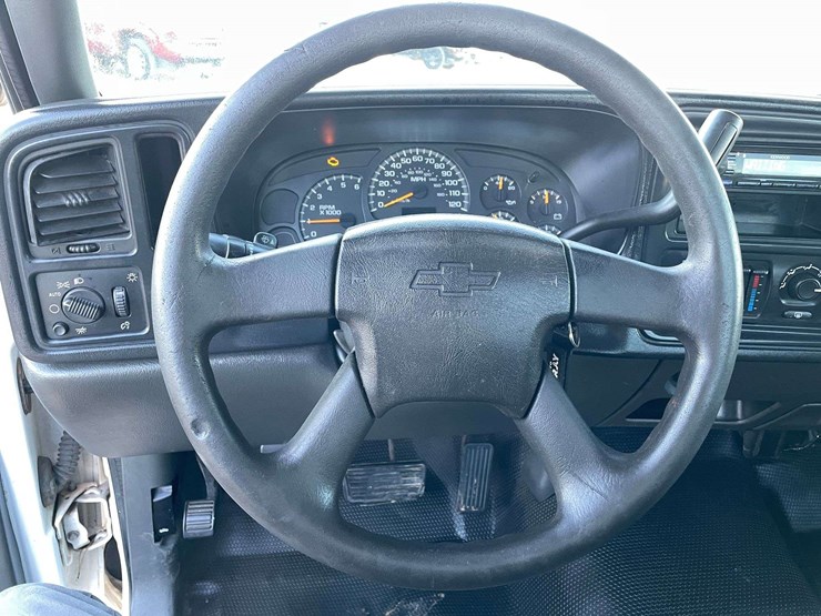 2005-chevrolet-silverado-1500-image-12