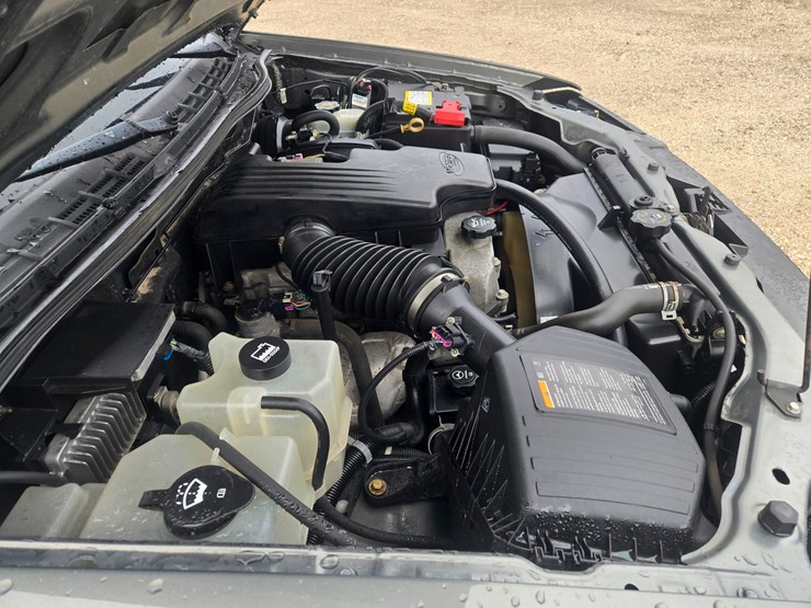 2011-chevrolet-colorado-image-24