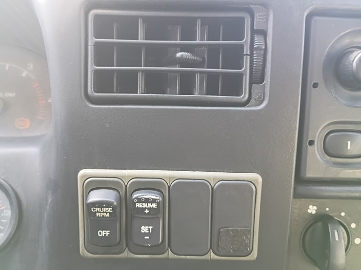 2005-ford-f750-image-56