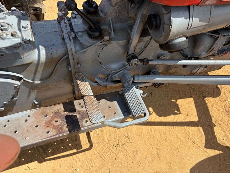 massey-ferguson-mf135-image-15