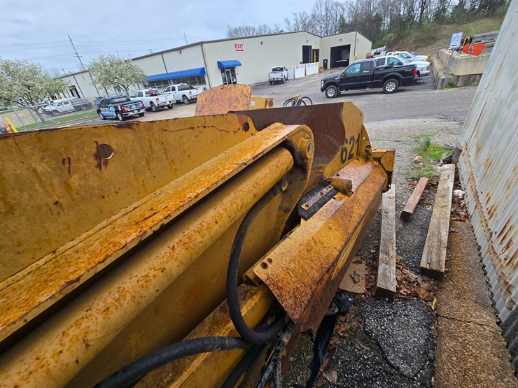 2006-deere-1812c-image-12