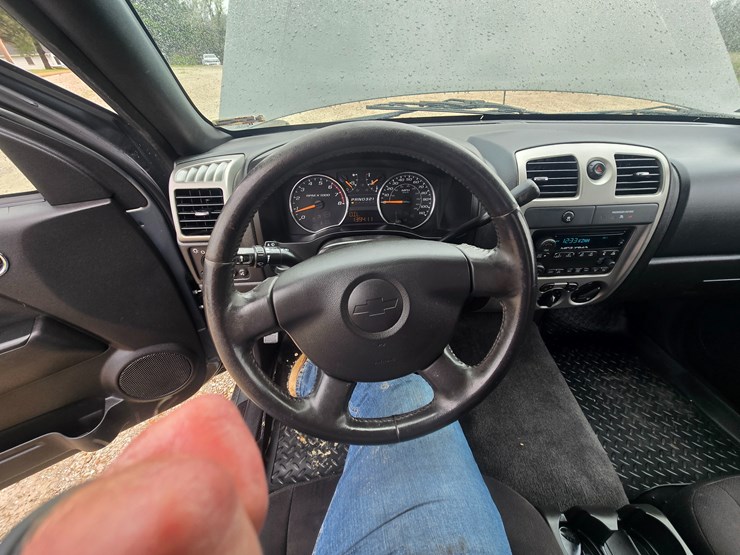 2011-chevrolet-colorado-image-42