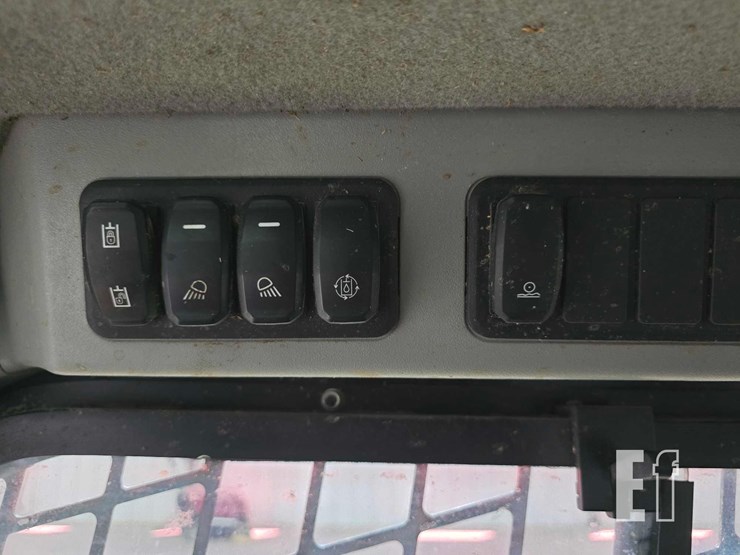 caterpillar-262d3-image-19