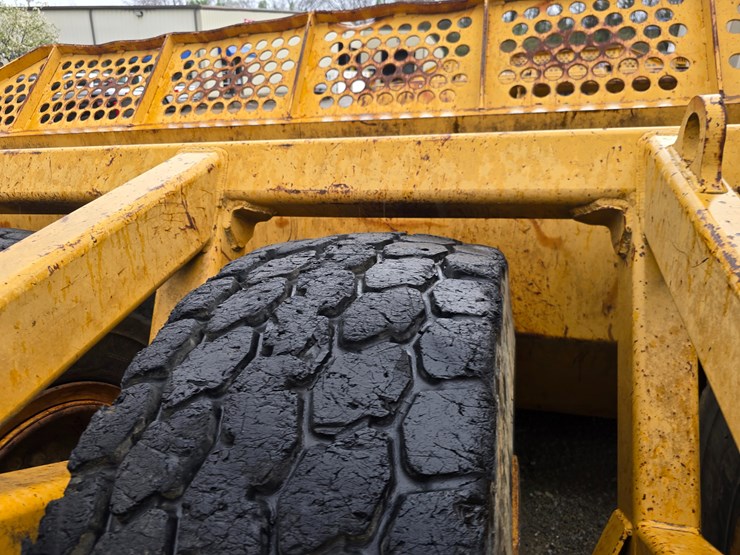 2006-deere-1812c-image-30