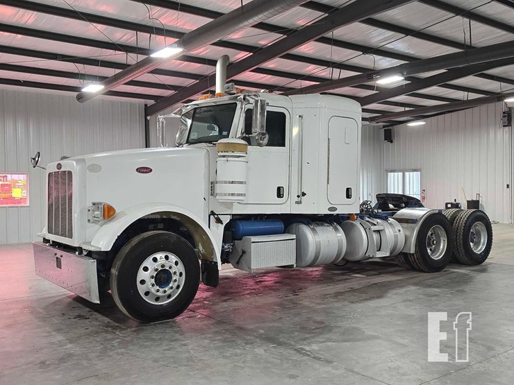 2009-peterbilt-367-image-1