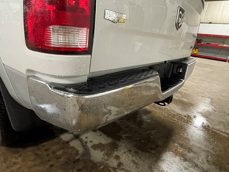 2012-dodge-3500-image-25