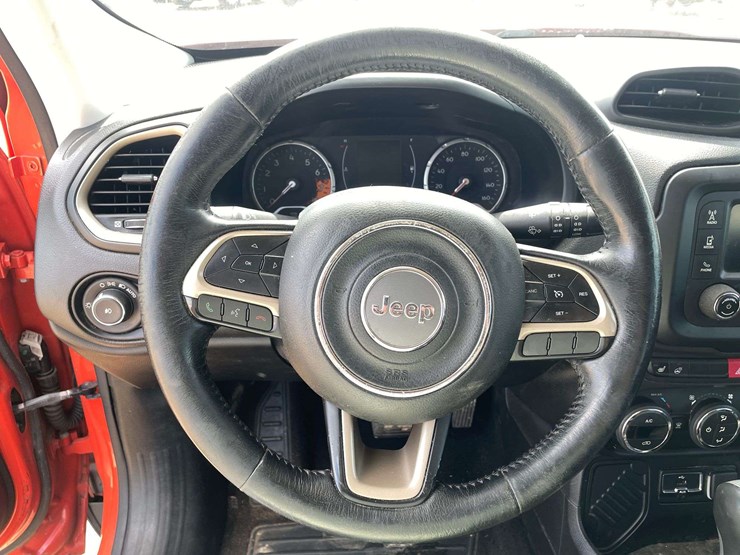 2015-jeep-renegade-image-12