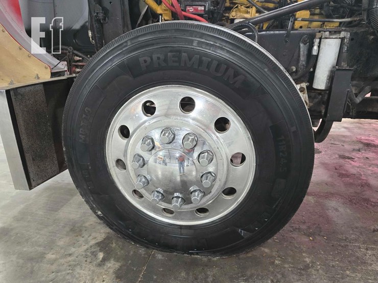 2002-peterbilt-378-image-27