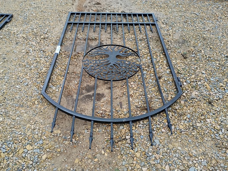 #21600-•-4ft-iron-gate-(tree)-image-3