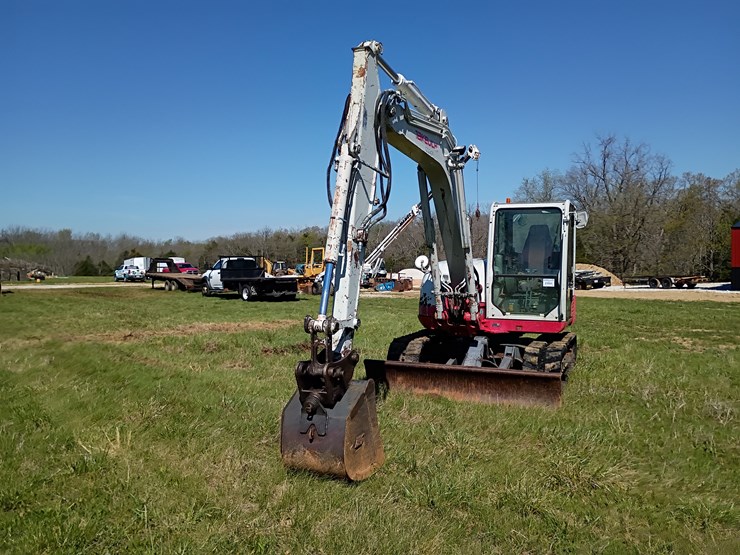 2011-takeuchi-tb285-image-16