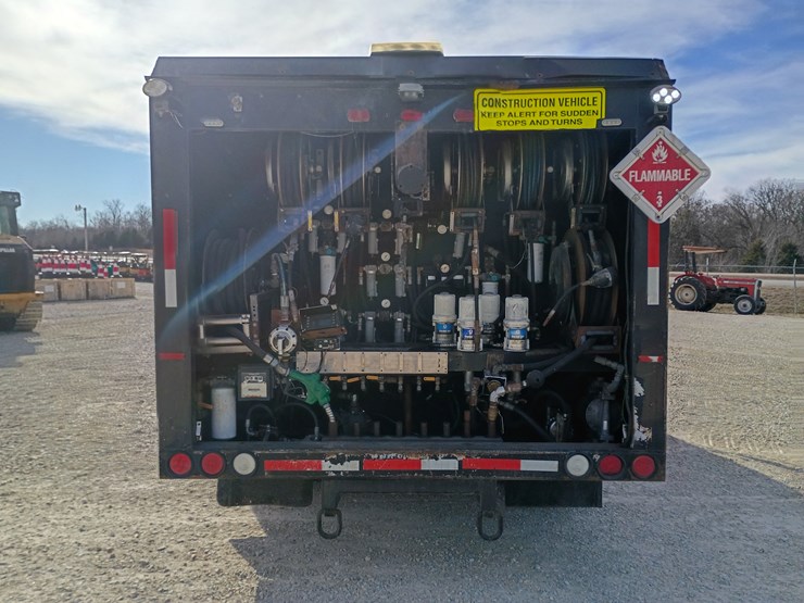 2005-ford-f750-image-9