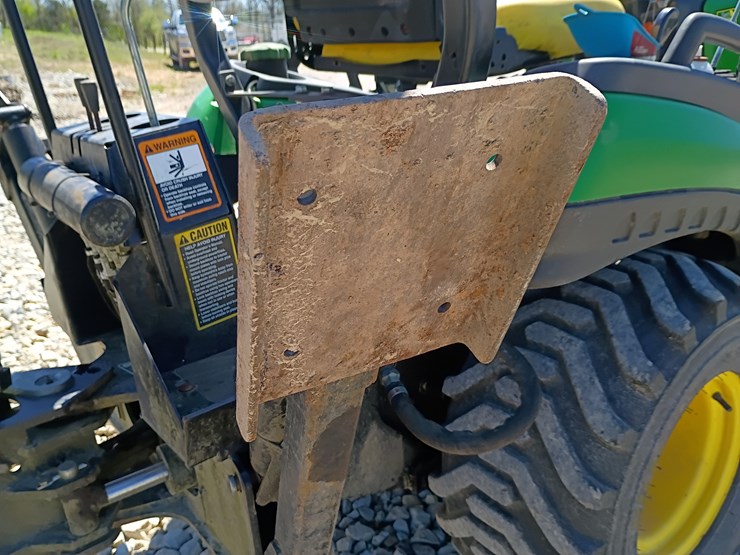 2013-john-deere-1025r-image-57