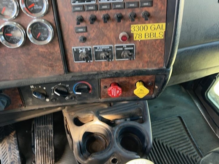 2005-kenworth-t800-image-47