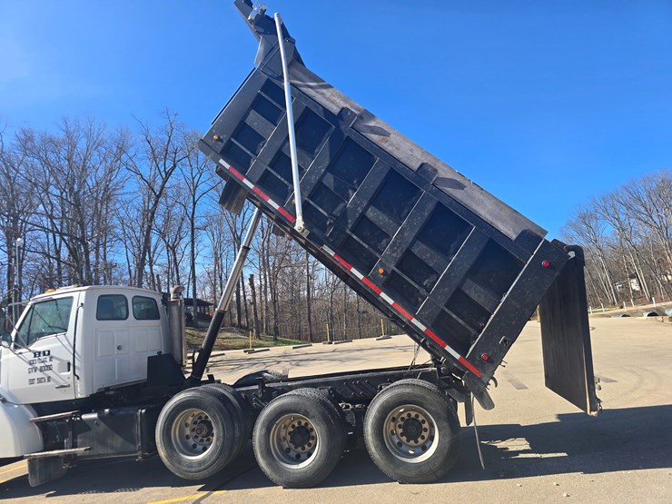 2001-sterling-l9500-image-26