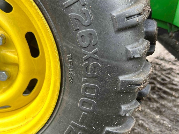 2015-john-deere-gator-image-16