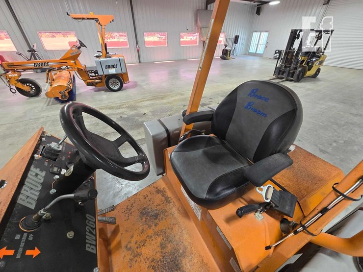 2019-broce-bw260-image-13