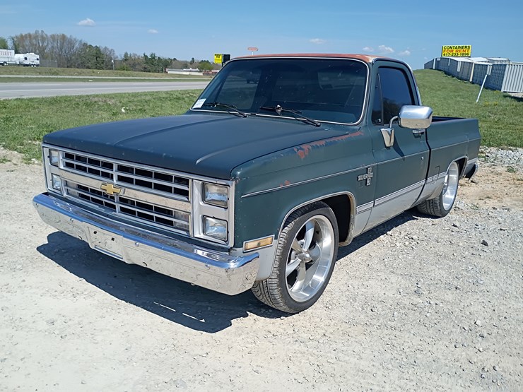 1982-chevrolet-c10-image-1