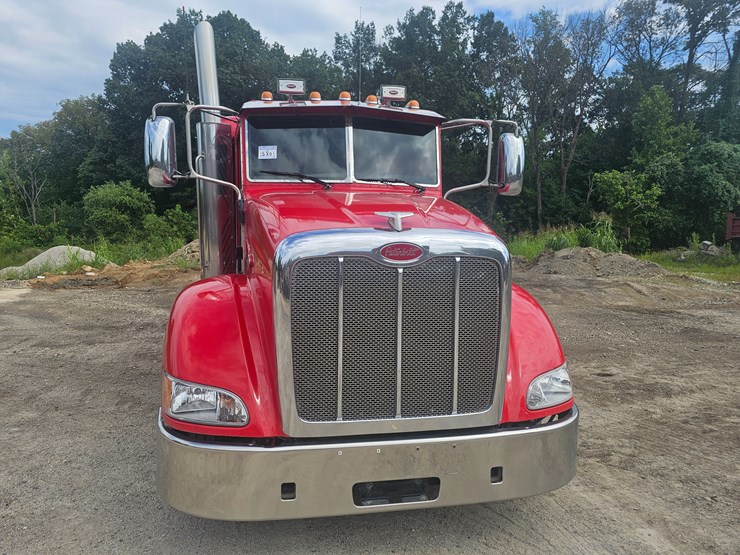 2012-peterbilt-384-image-54