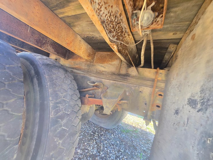 1997-ford-f700-image-60