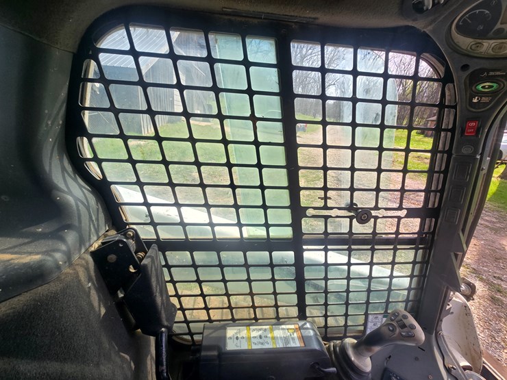 2010-bobcat-t650-image-49