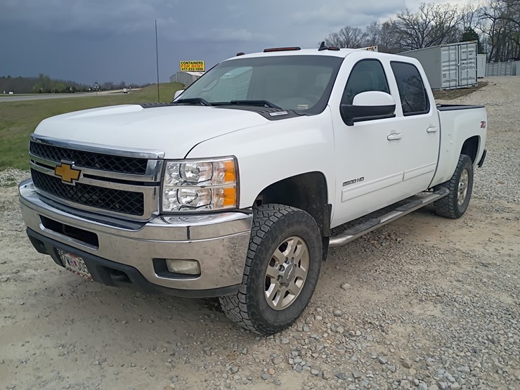 2013-chevrolet-2500-image-1