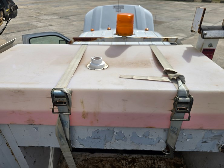 2013-ford-f550-image-54