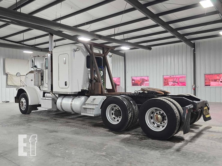 2008-peterbilt-388-image-4
