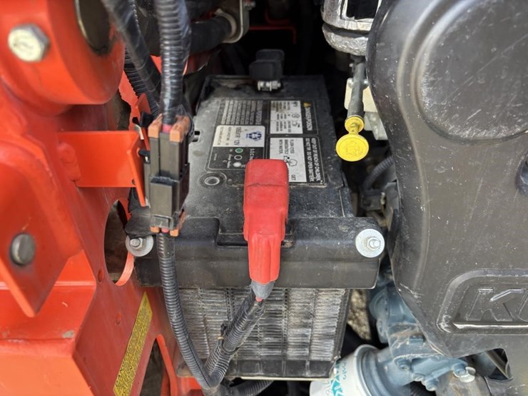 2018-kubota-ssv65-image-29