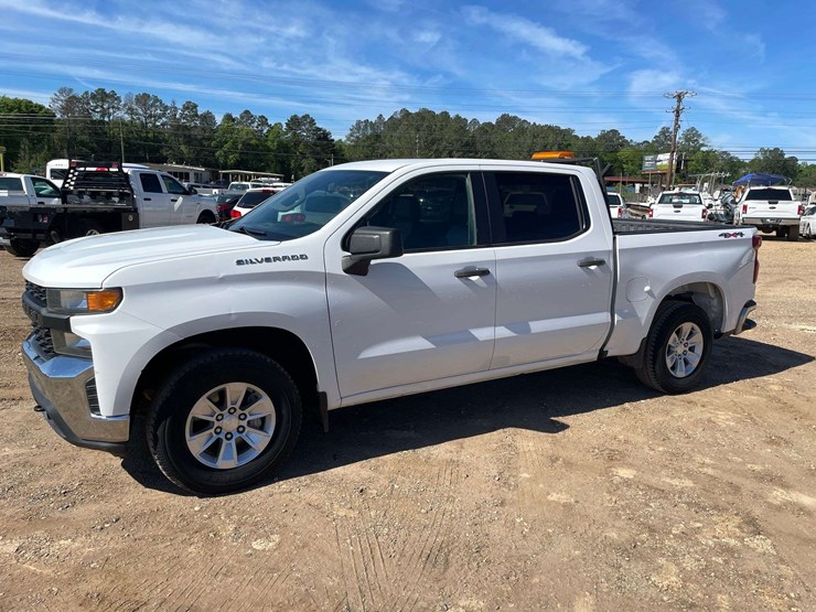 2019-chevrolet-silverado-1500-image-1