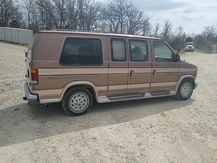 1992-ford-e150-image-10