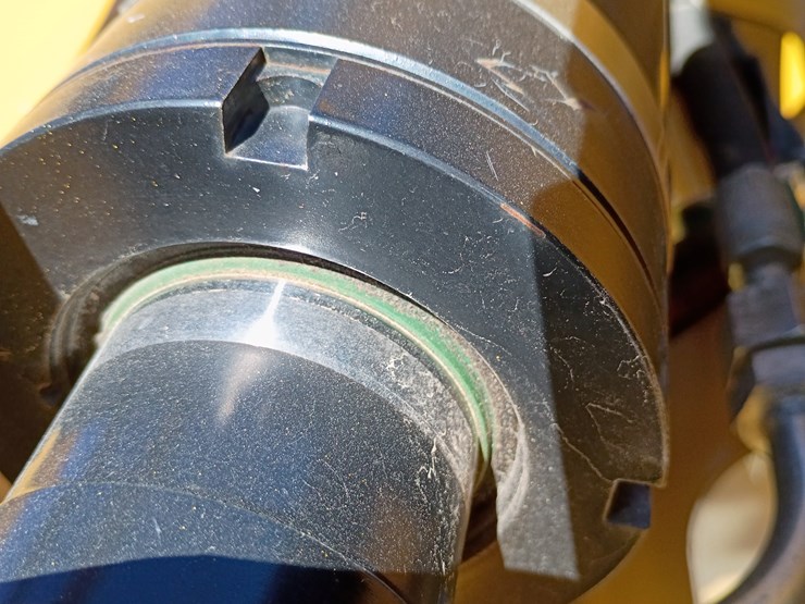 2023-caterpillar-910-image-61