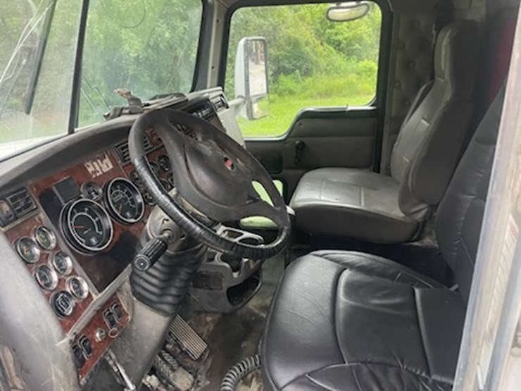 2004-kenworth-t800-image-10