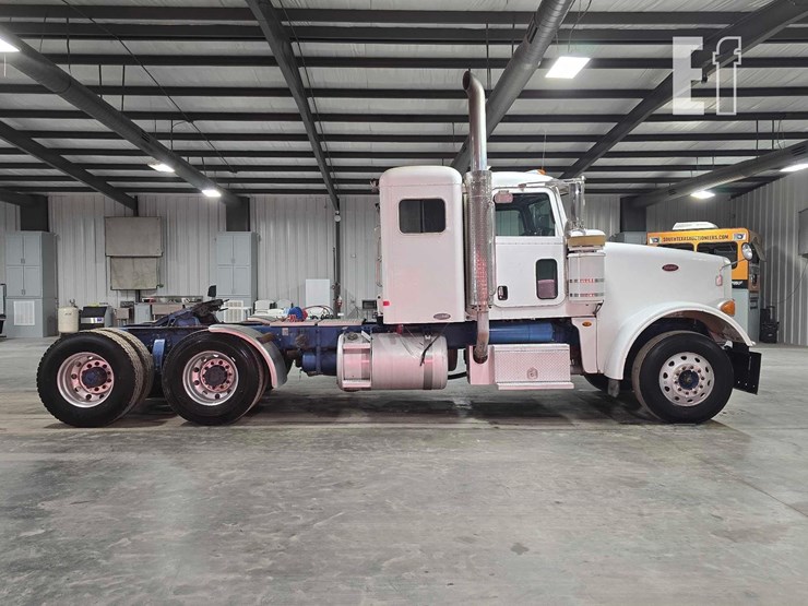 2009-peterbilt-367-image-6
