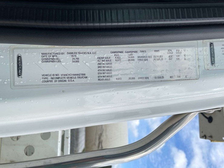 2017-freightliner-mt45-image-30