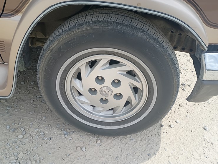 1992-ford-e150-image-79