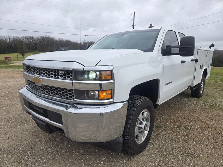 2019-chevrolet-silverado-2500-image-1