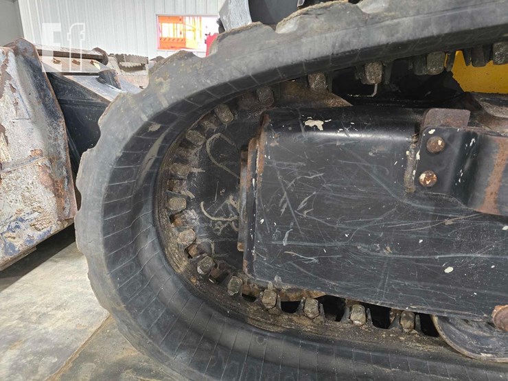 2021-jcb-3ts-8t-image-23