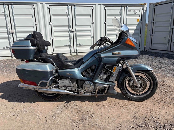 yamaha-venture-motorcycle-image-2