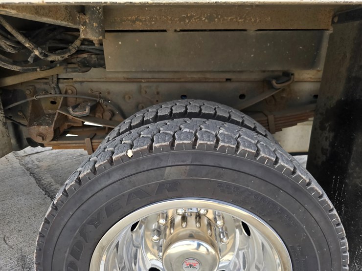 2013-ford-f550-image-50