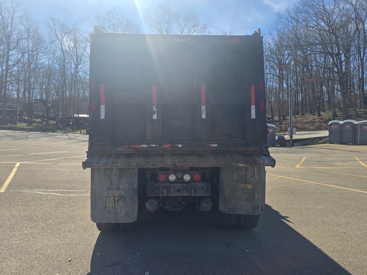 2001-sterling-l9500-image-11